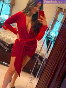 GORGEOUS INDIAN NRI BABE SELFSHOT PICS LEAKED