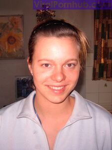 Cute amateur jenny posing naked