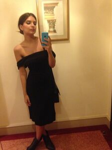 Super Model Emily Ratajkowski Nude Leaks