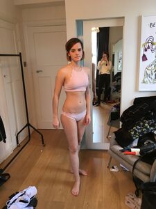 Super Hot Emma Watson Nudes Leaked on the Internet