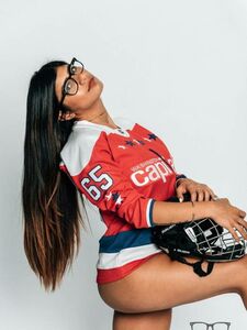 Mia Khalifa Sexy Hockey Jersey Photoshoot Set Leaked