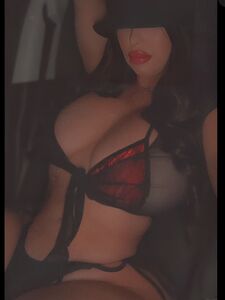 Nicole McNair milf
