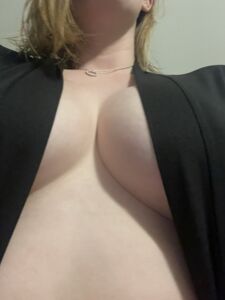 HUGE photo leak of early RoseThorneQOS photos